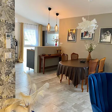 Maison Du Midi, 2 De Charme Apartmán *