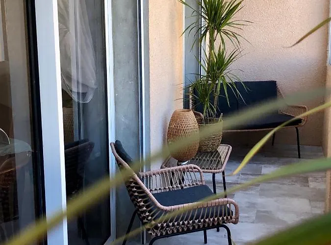 Maison Du Midi, 2 De Charme * Ginestas